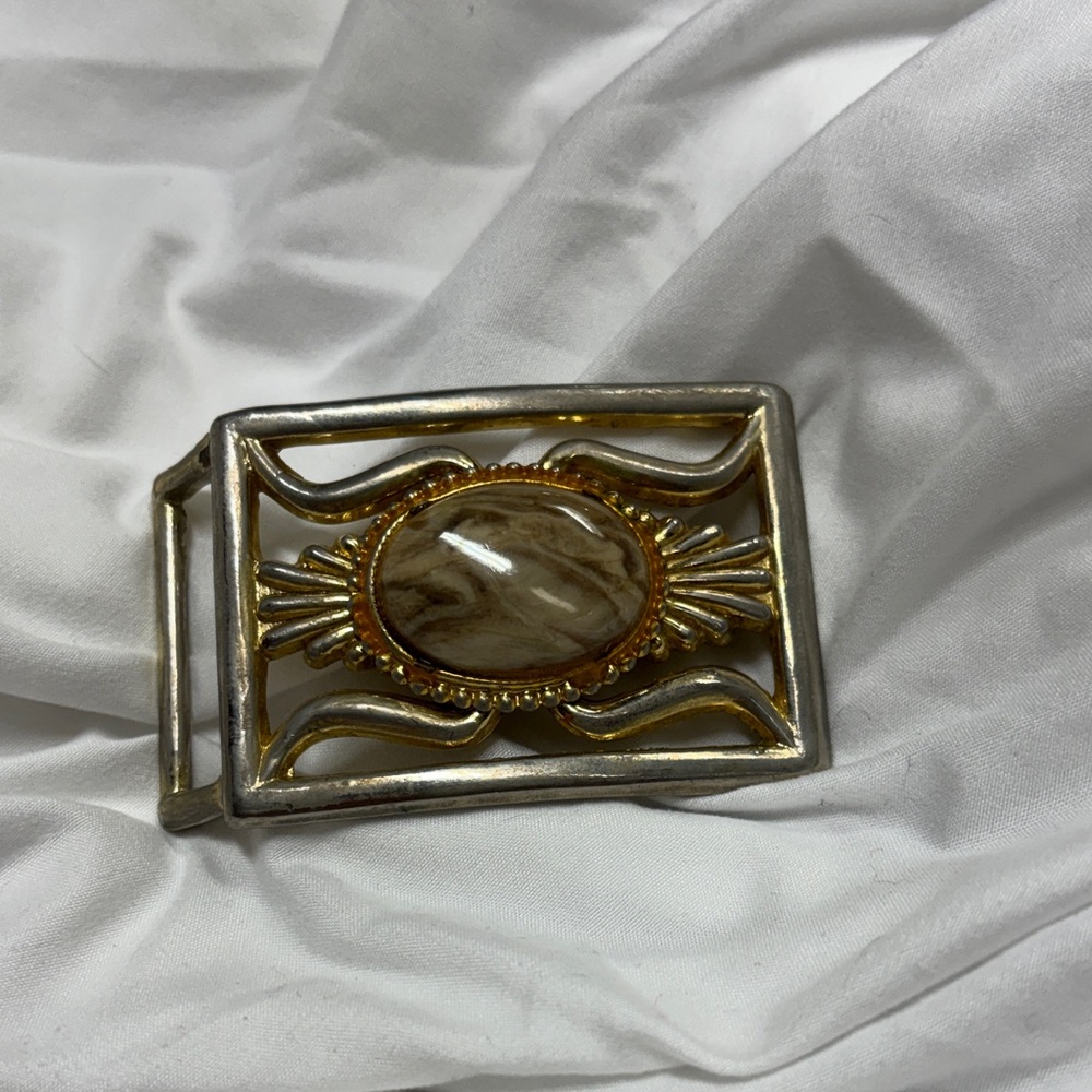Vintage-Inspired Decorative Metal Belt Buckle with Marbled Cabochon